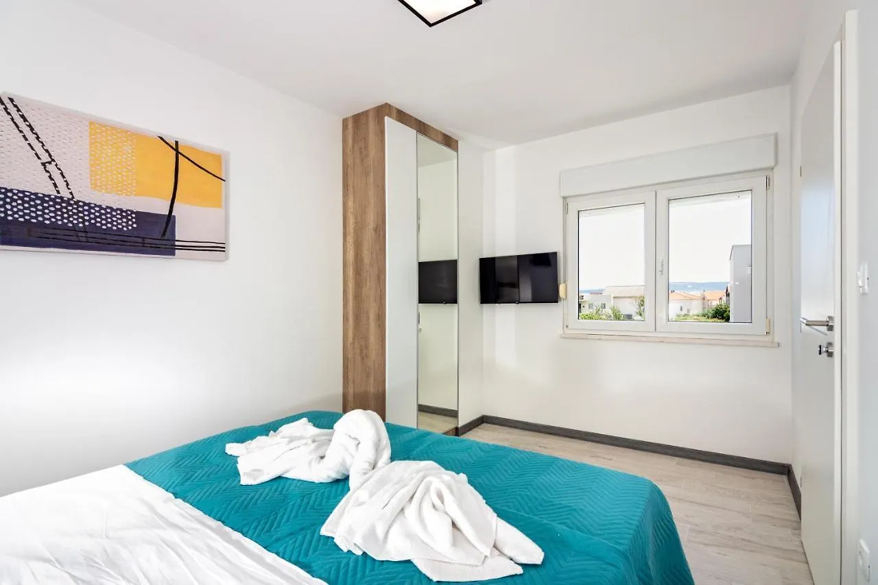 Apartment Villa Ivana In Kastela