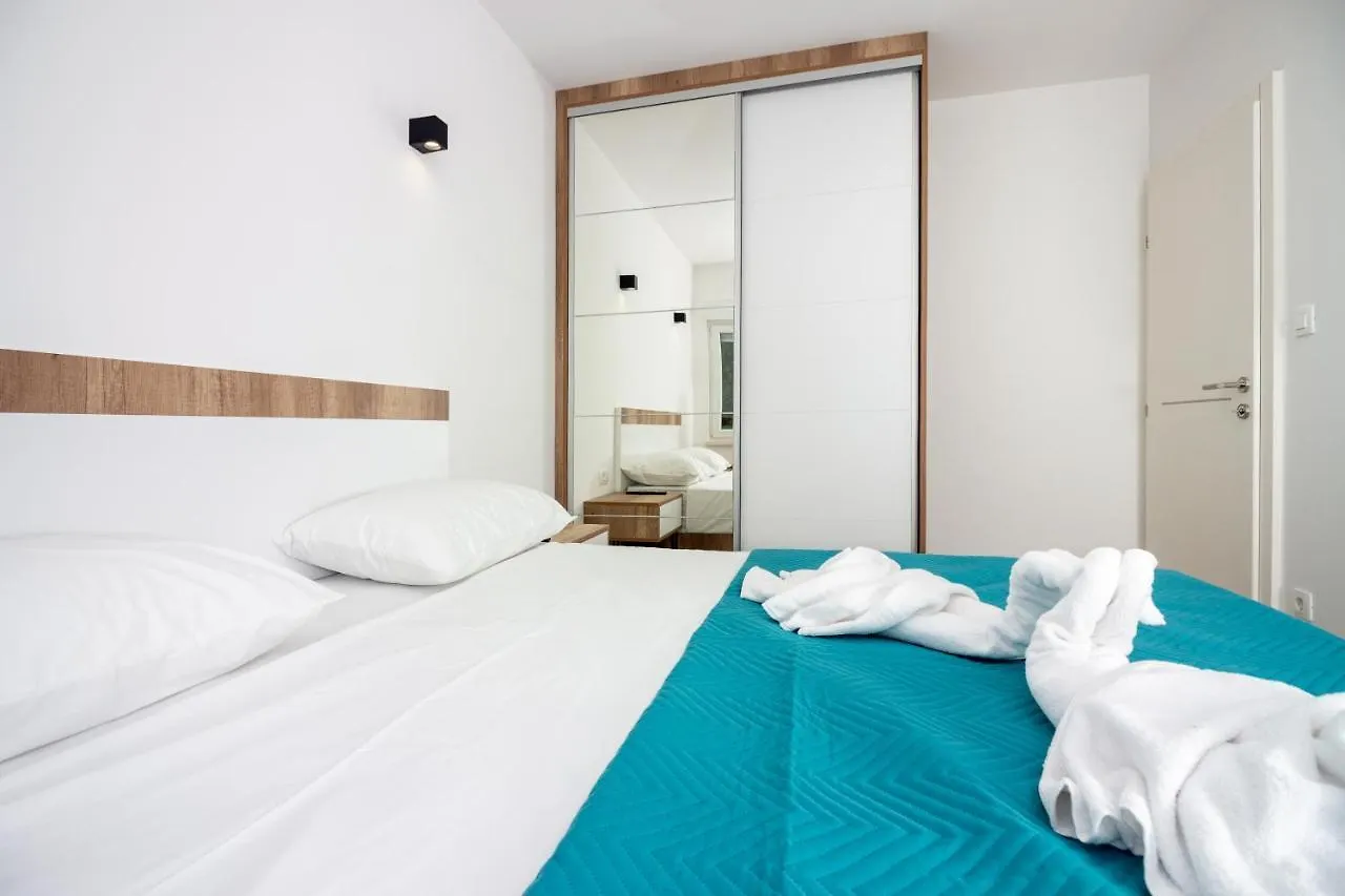 Apartment Villa Ivana In Kastela