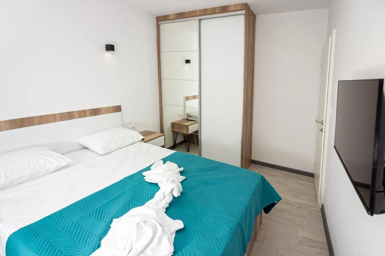 Apartment Villa Ivana In Kastela
