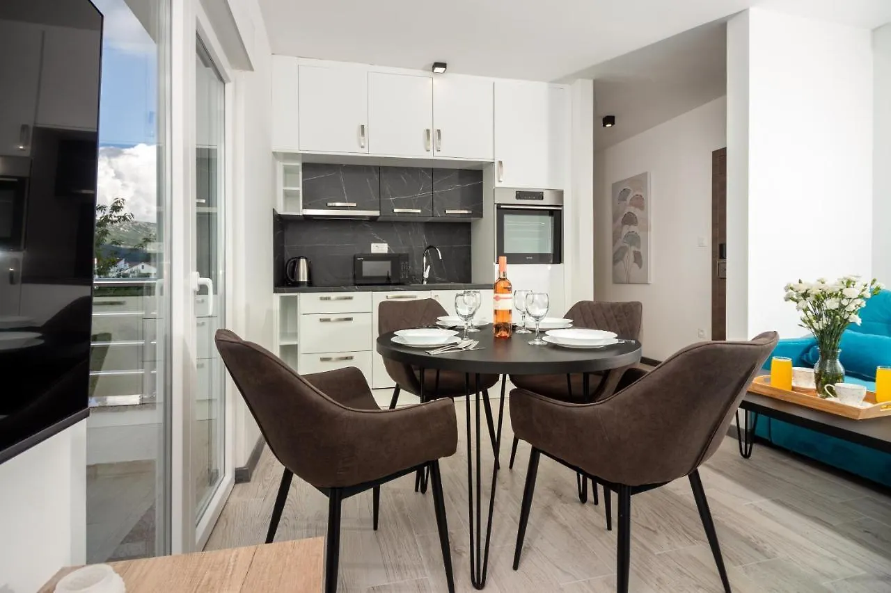 Villa Ivana In Kastela Apartment